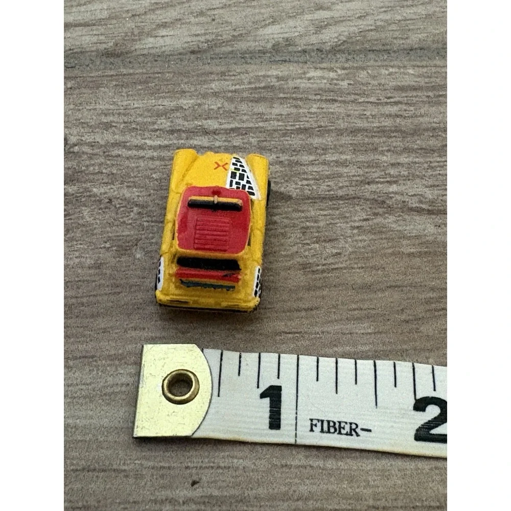 Vintage 1989 Funrise Micro Machines‎ Back To The Future II Yellow Luxor Cab Taxi